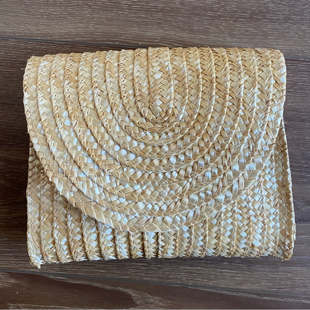 Straw clutch bag
